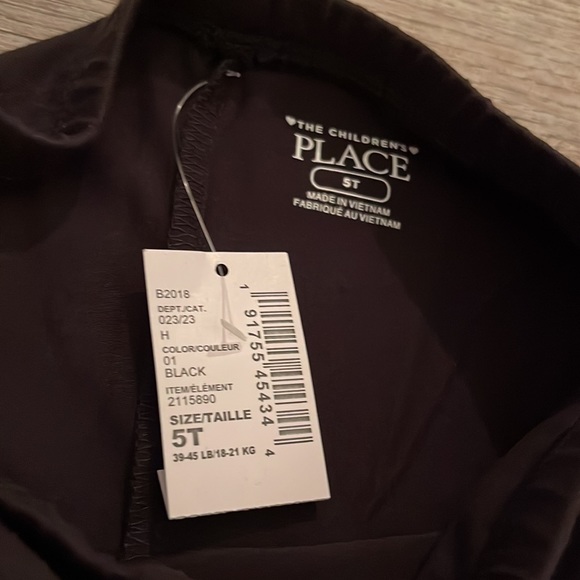 The children’s place tumbling shorts black and white. 1 pair of each. - Picture 7 of 7